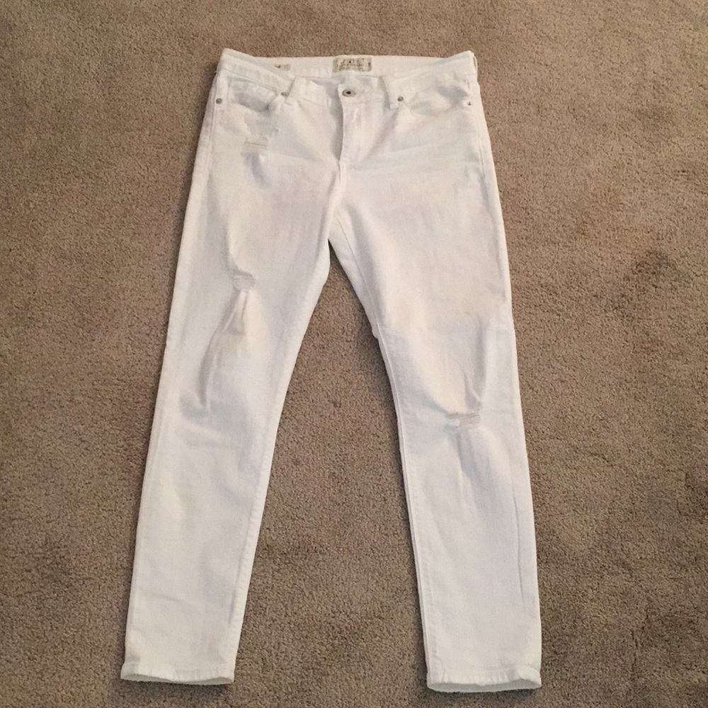 EUC Lucky Brand white skinny jeans